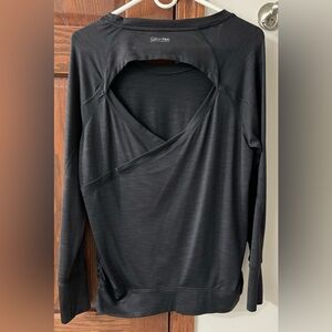 New no tags - CALVIN KLEIN PERFORMANCE LONG SLEEVE TOP MEDIUM